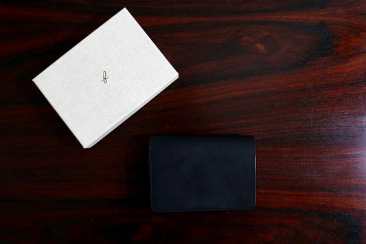 forme short wallet ILCEA box calf Exclusive