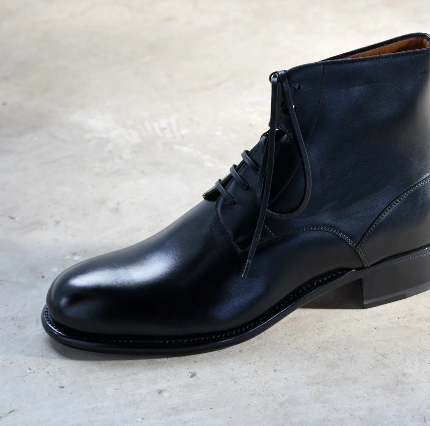 Le Yucca's Plain Toe derby boots