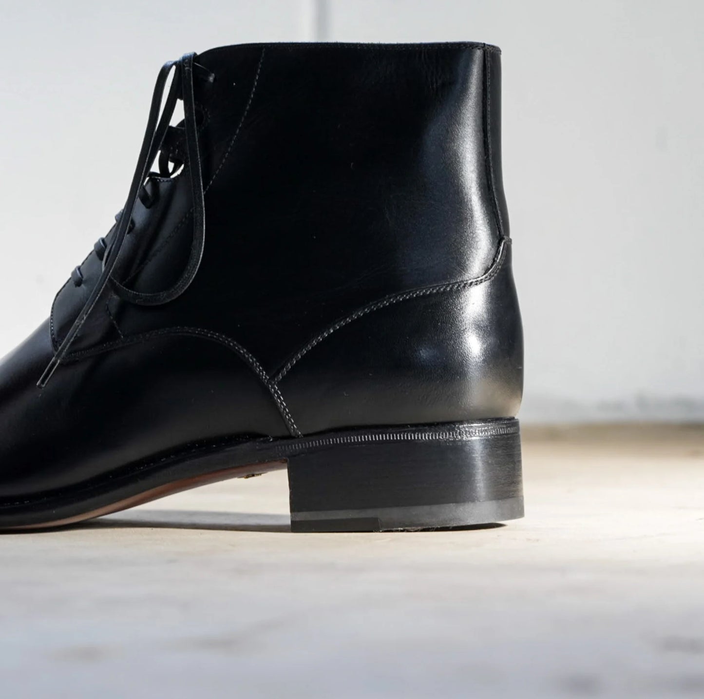 Le Yucca's Plain Toe derby boots
